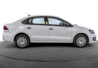 Подержанный автомобиль Volkswagen Polo Sedan 2019 года (4 фото)