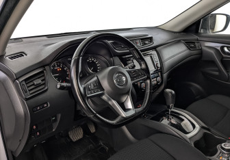 Подержанный автомобиль Nissan X-Trail 2022 года (15 фото)