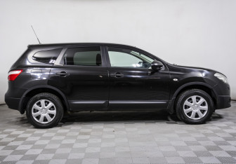 Подержанный автомобиль Nissan Qashqai+2 2012 года (4 фото)