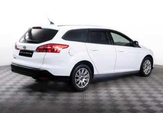 Подержанный автомобиль Ford Focus Wagon 2018 года (4 фото)