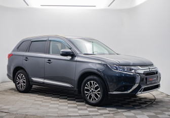 Подержанный автомобиль Mitsubishi Outlander 2019 года (7 фото)