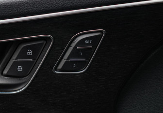 Подержанный автомобиль Audi Q7 2020 года (31 фото)