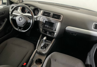 Подержанный автомобиль Volkswagen Jetta Sedan 2018 года (9 фото)