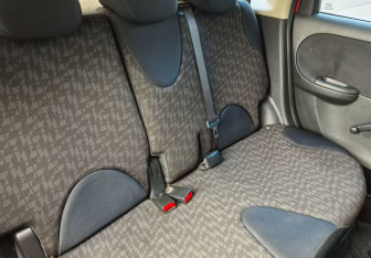 Подержанный автомобиль Nissan Note 2007 года (12 фото)