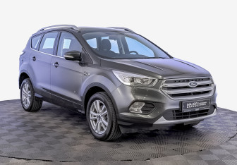 Подержанный автомобиль Ford Kuga 2018 года (3 фото)