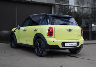 Подержанный автомобиль MINI Countryman 2011 года (6 фото)