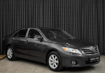 Подержанный автомобиль Toyota Camry Sedan 2011 года (3 фото)