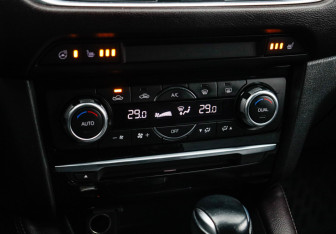 Подержанный автомобиль Mazda 6 Sedan 2017 года (17 фото)