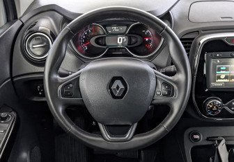 Подержанный автомобиль Renault Kaptur 2017 года (22 фото)