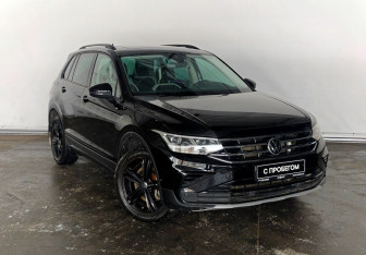Подержанный автомобиль Volkswagen Tiguan 2021 года (3 фото)