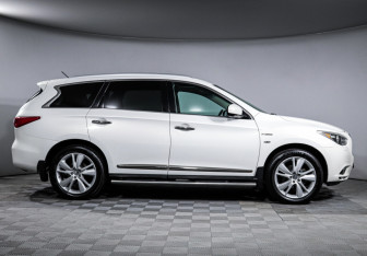 Подержанный автомобиль Infiniti QX60 2014 года (4 фото)