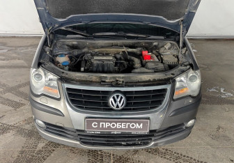 Подержанный автомобиль Volkswagen Touran 2008 года (15 фото)