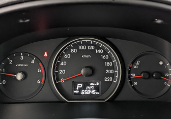 Подержанный автомобиль Hyundai H-1 2021 года (16 фото)