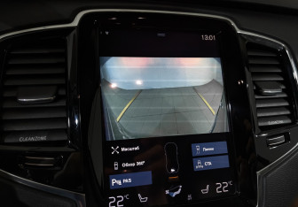 Подержанный автомобиль Volvo XC90 2016 года (25 фото)