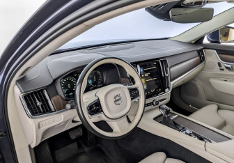 Подержанный автомобиль Volvo S90 2021 года (16 фото)