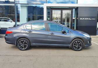 Подержанный автомобиль Peugeot 408 2014 года (4 фото)