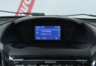 Подержанный автомобиль Ford Kuga 2014 года (13 фото)