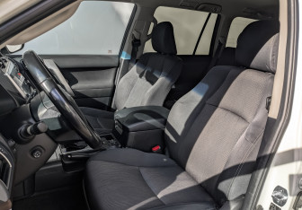 Подержанный автомобиль Toyota Land Cruiser Prado 2020 года (20 фото)