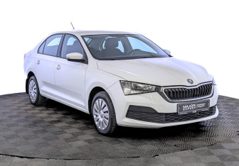 Подержанный автомобиль Skoda Rapid Liftback 2021 года (3 фото)