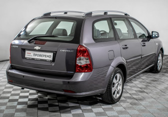 Подержанный автомобиль Chevrolet Lacetti Wagon 2011 года (5 фото)
