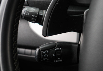 Подержанный автомобиль Peugeot Traveller 2021 года (24 фото)
