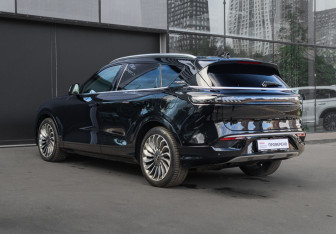 Подержанный автомобиль Voyah Free 2023 года (6 фото)