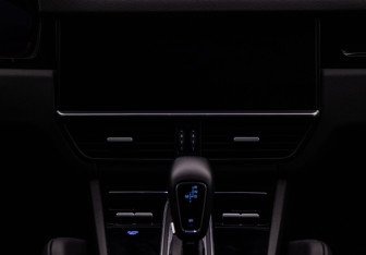 Подержанный автомобиль Porsche Cayenne 2021 года (14 фото)