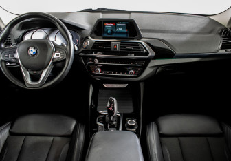 Подержанный автомобиль BMW X4 2019 года (11 фото)