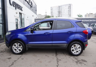 Подержанный автомобиль Ford EcoSport 2015 года (8 фото)