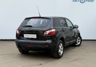 Подержанный автомобиль Nissan Qashqai 2013 года (5 фото)