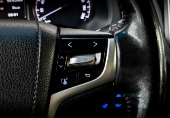 Подержанный автомобиль Toyota Land Cruiser Prado 2019 года (28 фото)