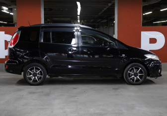 Подержанный автомобиль Mazda 5 2008 года (4 фото)