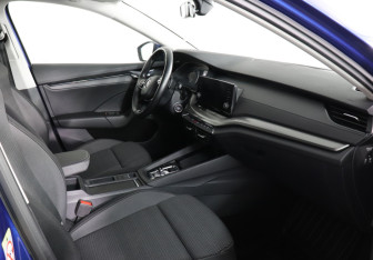 Подержанный автомобиль Skoda Octavia Liftback 2020 года (10 фото)