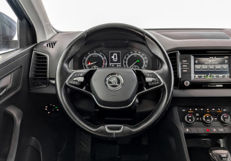 Подержанный автомобиль Skoda Karoq 2021 года (21 фото)