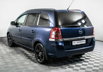 Подержанный автомобиль Opel Zafira Compactvan 2012 года (7 фото)
