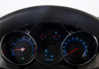 Подержанный автомобиль Chevrolet Cruze Hatchback 2012 года (9 фото)