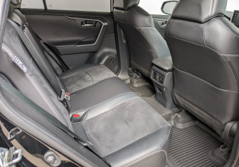 Подержанный автомобиль Toyota RAV4 2022 года (27 фото)