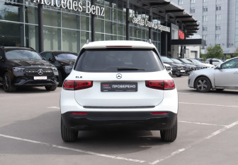 Подержанный автомобиль Mercedes-Benz GLB 2020 года (6 фото)