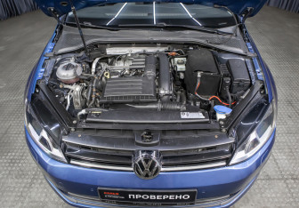 Подержанный автомобиль Volkswagen Golf Hatchback 2013 года (14 фото)
