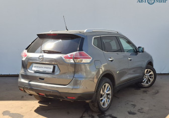 Подержанный автомобиль Nissan X-Trail 2015 года (5 фото)
