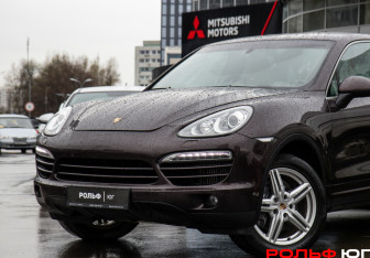 Подержанный автомобиль Porsche Cayenne 2014 года (22 фото)