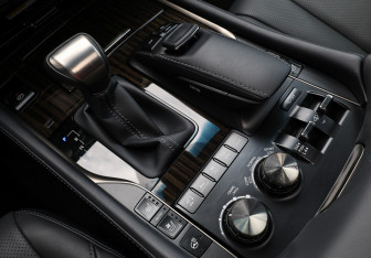 Подержанный автомобиль Lexus LX 2021 года (22 фото)