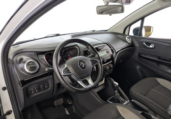 Подержанный автомобиль Renault Kaptur 2021 года (16 фото)