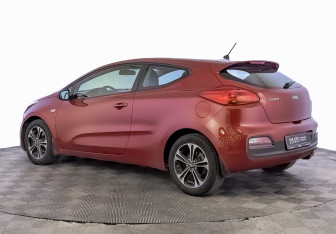 Подержанный автомобиль Kia Ceed Hatchback 2014 года (7 фото)