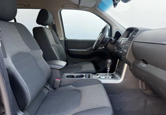 Подержанный автомобиль Nissan Pathfinder 2013 года (9 фото)
