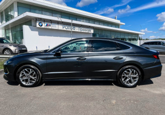 Подержанный автомобиль Hyundai Sonata 2020 года (8 фото)
