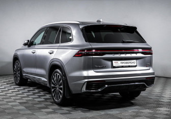 Подержанный автомобиль Geely Monjaro 2025 года (7 фото)