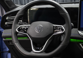 Подержанный автомобиль Volkswagen Tiguan 2024 года (16 фото)