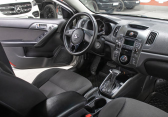 Подержанный автомобиль Kia Cerato Sedan 2012 года (11 фото)