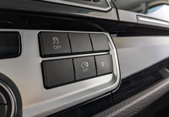 Подержанный автомобиль Volkswagen Multivan 2018 года (27 фото)